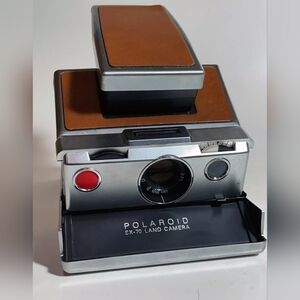 Polaroid SX70 Land Camera Wtih Case and Film